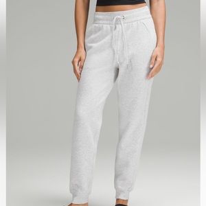 Lululemon Scuba Jogger High rise Size 6